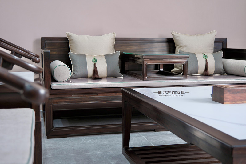 簡中羅漢床沙發(fā)